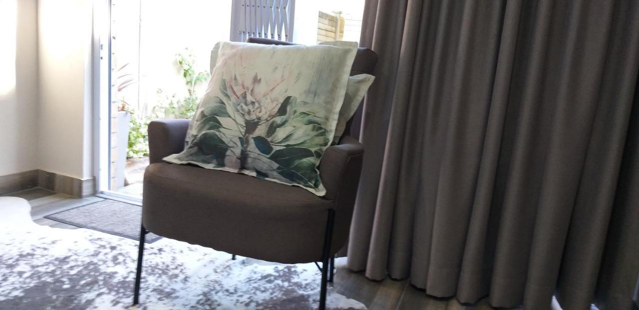Schnehage Self Catering Lägenhet Bloemfontein Exteriör bild