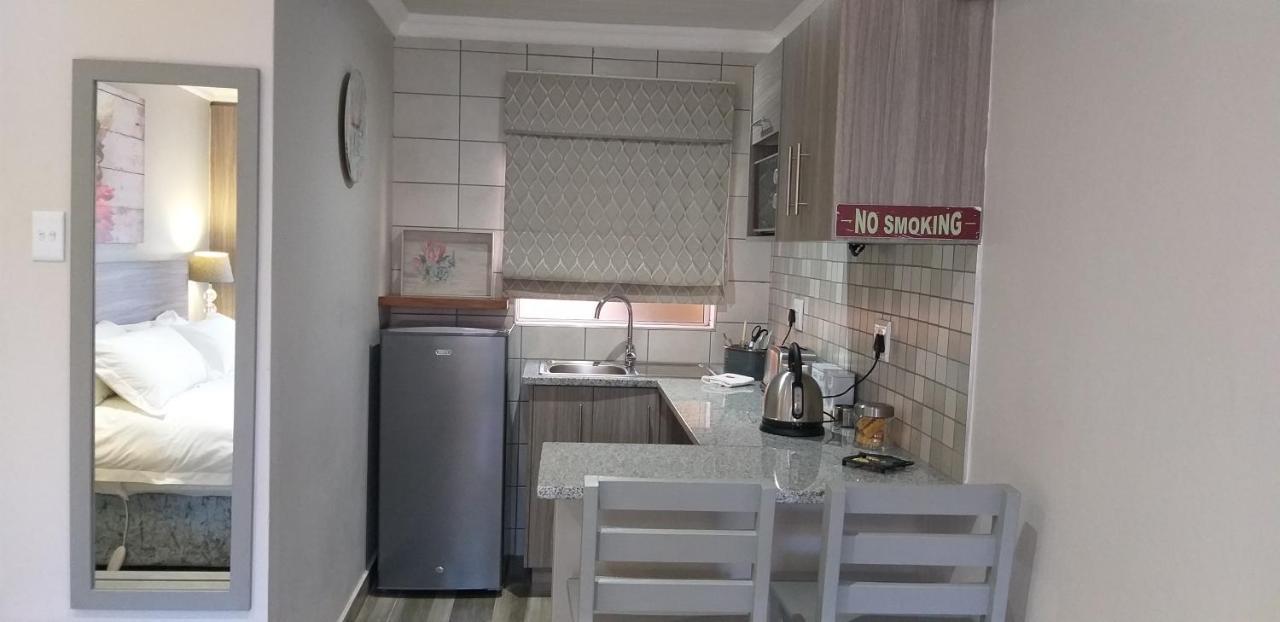 Schnehage Self Catering Lägenhet Bloemfontein Exteriör bild