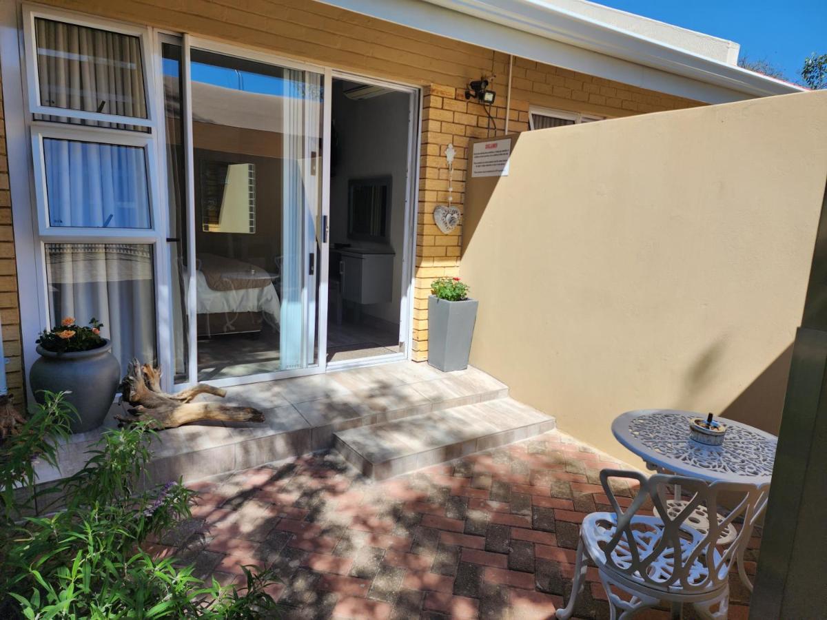 Schnehage Self Catering Lägenhet Bloemfontein Exteriör bild